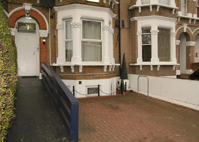 London Olympus Hotel